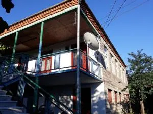 Malkhazi's Guesthouse - Lebach'e