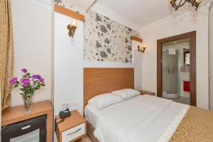 Standard Double Room room in Raimond Hotel