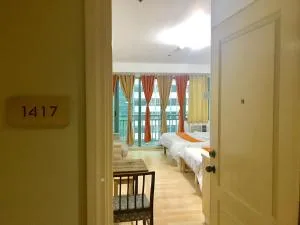 GREENFIELD studio w/ 2 queen across Shangrila - Antipolo