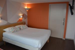 Double Room room in initial by balladins La Roche-sur-Yon