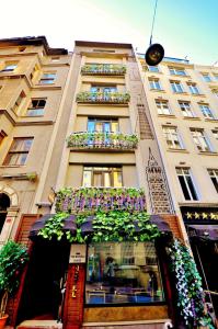 Beyoglu House hotel, 
Istanbul, Turkey.
The photo picture quality can be
variable. We apologize if the
quality is of an unacceptable
level.