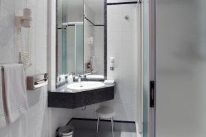 Superior King Room room in City Hotel & Suites