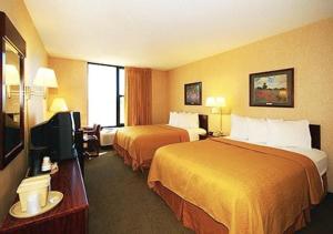 Queen Room with Two Queen Beds - Non-Smoking room in Quality Inn Robinsonville