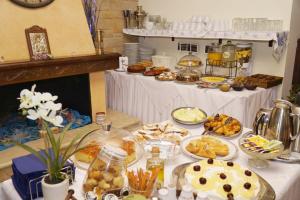 ''EPAVLIS boutique GALAXIDI'' Parnassos Greece