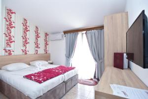 Double or Twin Room with Balcony room in Hotel Grbalj
