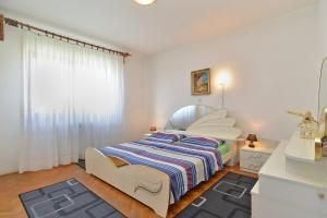 Apartments Gracijano 1724