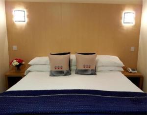 Standard Double Room room in Heights Hotel