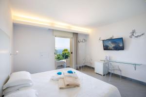 Triple Room with Sea View room in Art Hotel Gran Paradiso