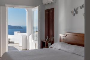 Villa Renos Hotel Santorini Greece