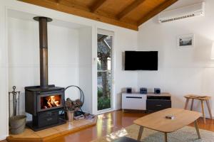 Ravensbourne Escape - Windsong