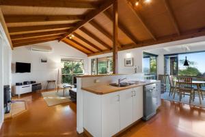 Ravensbourne Escape - Windsong