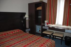 Hotels The Originals City, Hotel Le Bellevue, Montrichard (Inter-Hotel) : photos des chambres