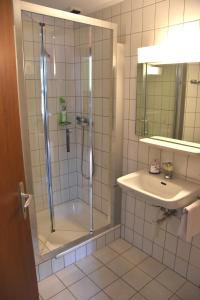 Single Room with Shared Bathroom room in Hôtel de l'ours