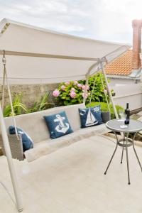 Seafront Apartment 2 