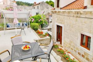 Seafront Apartment 2 