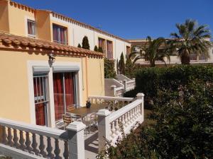 Family Room (2 Adults + 2 Children) with Terrace - heated swimming pool - free parking room in Hotel Hélios
