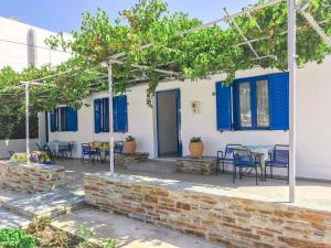 Katerina beach rooms Andros Greece