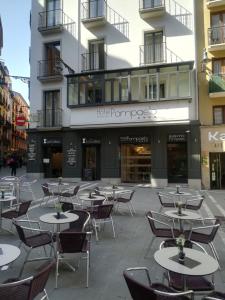 Calle de Santo Domingo 19, Pamplona, 31001 Spain.