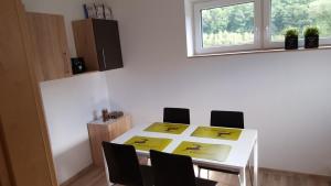 Niederdreisbacher Hütte - moderne Doppelzimmer - EINZELBETTEN -