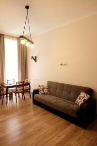 20 Griboedov Apartment- Heart of Tbilisi