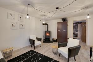 Priv&aacute;t Czarny kot. Istebna Polsko