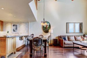 2 BR Condo at The Lodge at Vail View of Gore Range