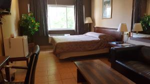 Chomedey Inn