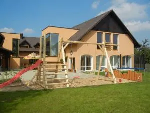 Slunný dvůr - Kostelec nad Orlicí