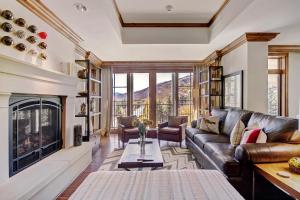 2BR Residence at the Ritz-Carlton with Valley View