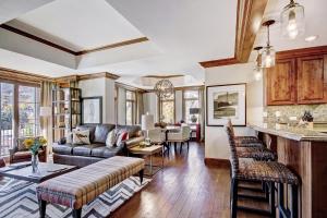 2BR Residence at the Ritz-Carlton with Valley View