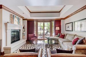 Two-Bedroom Apartment room in Ritz 2Br R111
