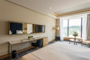 Superior Double or Twin Room room in Swissotel Sarajevo