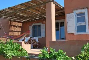 Phaedra's House - Vári