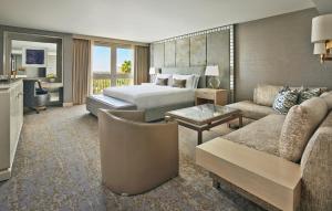 Deluxe King Studio Suite room in Viceroy L'Ermitage Beverly Hills