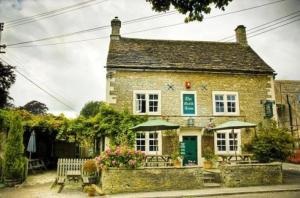 3 star pansion Neeld Arms Grittleton Suurbritannia