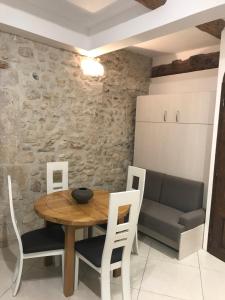 Appartements Studio du couvent des carmes : photos des chambres