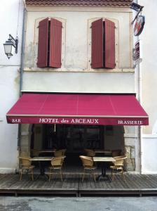 Hotels Hotel Les Arceaux : photos des chambres