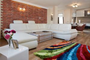 Superior One-Bedroom Apartment with Sea View room in Villa Elea