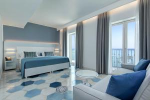 Deluxe Room with partial sea view room in Lloyd's Baia Hotel