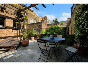 Charming Portobello Road Apartment - Pass the Keys