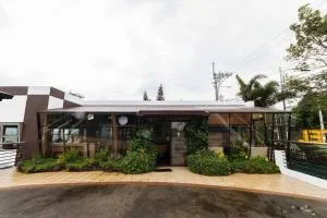 RedDoorz Plus at The Ridge Tagaytay - 锡朗