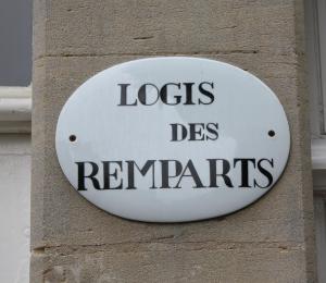 B&B / Chambres d'hotes Logis Les Remparts : photos des chambres