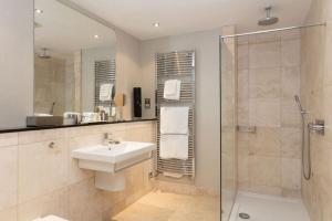 7-9 Rothesay Place, Edinburgh, EH3 7SL, Scotland.