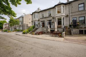 Inn At The Park Hotel