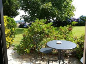 B&B / Chambres d'hotes Le Fer : Chambre Double - Vue sur Jardin