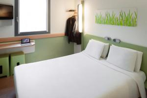Classic Double Room room in ibis Budget Brussels South Ruisbroek