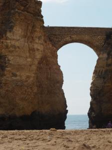 Emas Beach and Nightlife House