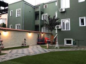 Villa Nina Hotel & Lounge bar