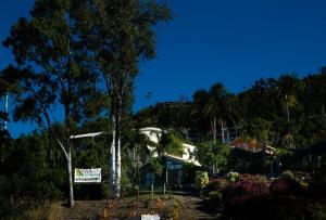 Backpackers By The Bay