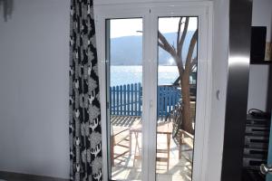 CLIO'S BEACH HOUSE - DELUXE BEACH FRONT PROPERTY Andros Greece